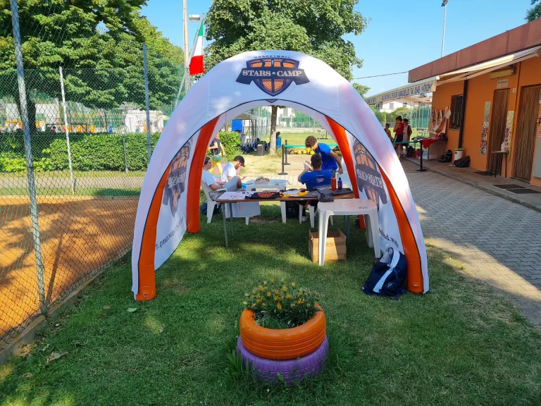 Il gazebo di Basketball Stars Camp al day camp di Forlì