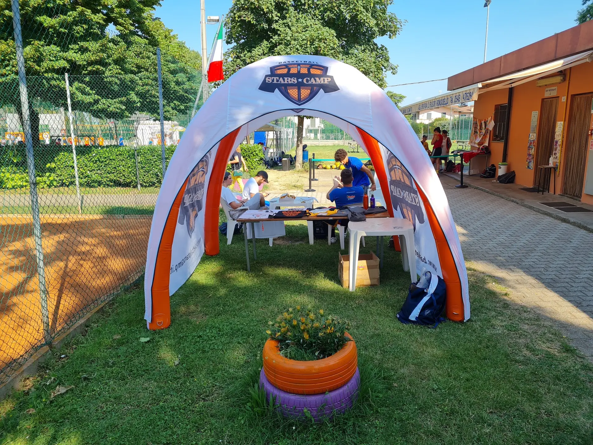 Il gazebo di Basketball Stars Camp al day camp di Forlì