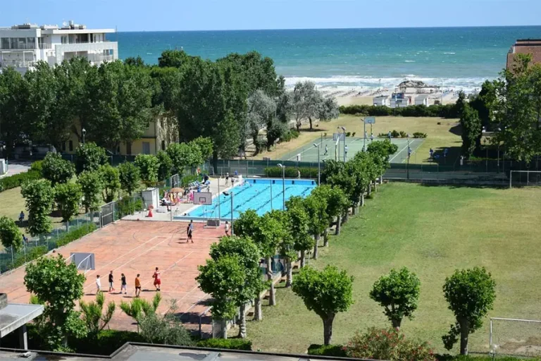 I campi da basket del camp residenziale di Misano Adriatico